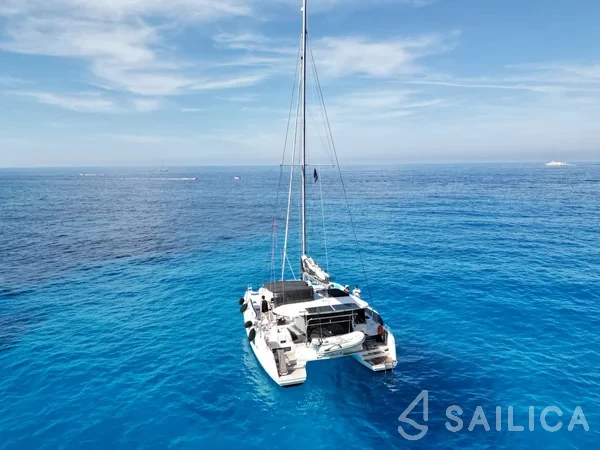 Lagoon 42 - Yacht Charter Sailica