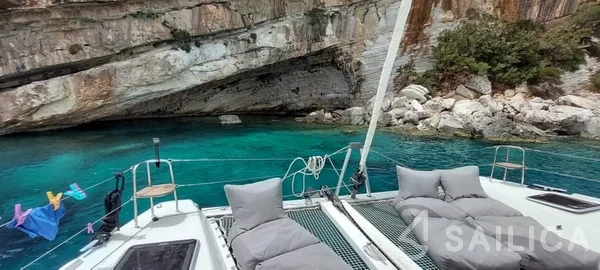 Lagoon 42 - Yacht Charter Sailica