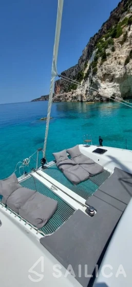 Lagoon 42 - Yacht Charter Sailica