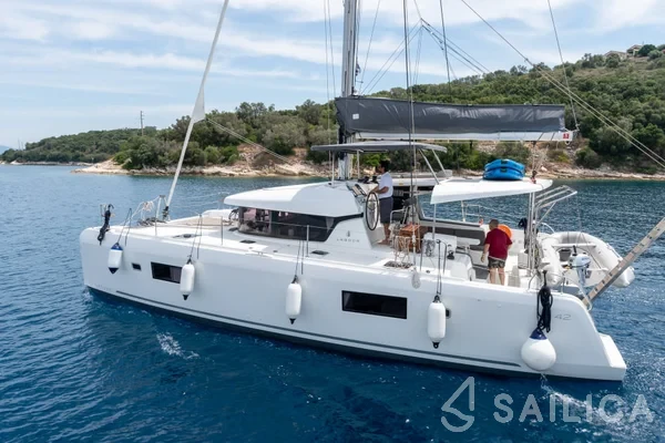 Lagoon 42 - Yacht Charter Sailica