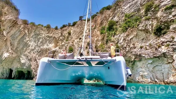Lagoon 42 - Yacht Charter Sailica