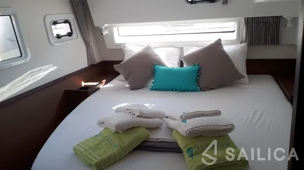 Lagoon 42 - Yacht Charter Sailica
