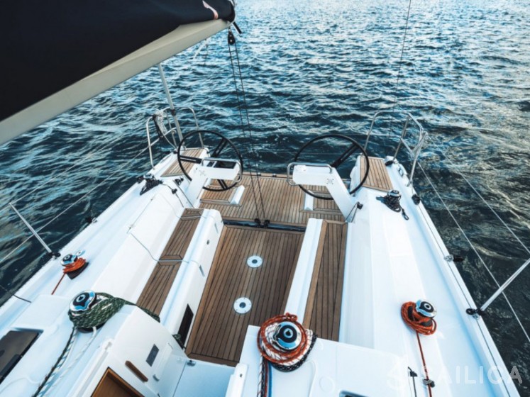 Elan E4 - Yacht Charter Sailica
