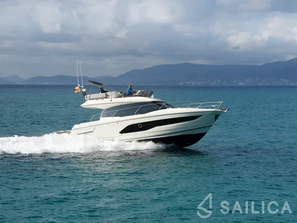 Prestige 42 - Yacht Charter Sailica