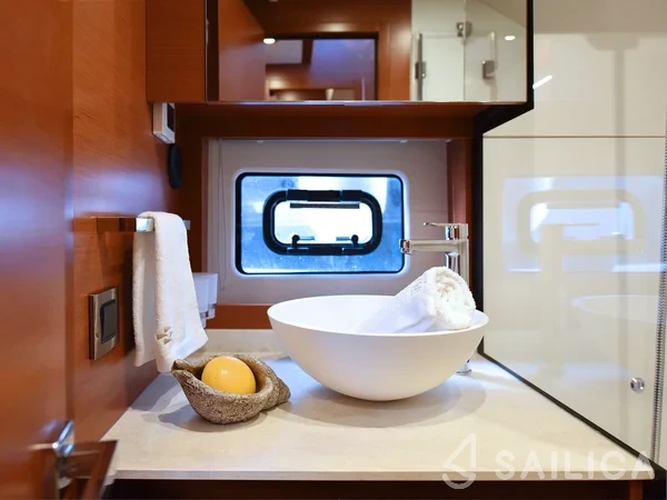 Prestige 42 - Yacht Charter Sailica