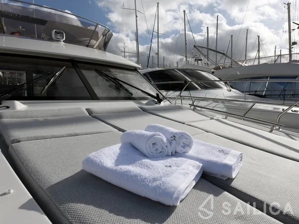 Prestige 42 - Yacht Charter Sailica