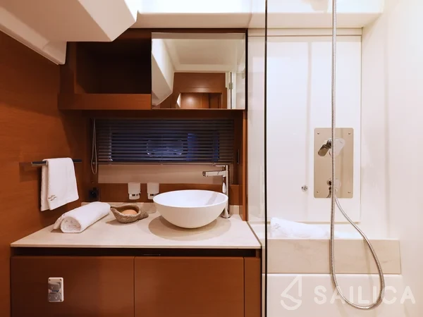 Prestige 42 - Yacht Charter Sailica