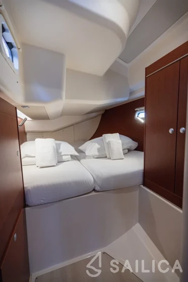 Hanse 455 - Yacht Charter Sailica