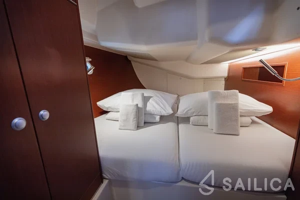 Hanse 455 - Yacht Charter Sailica
