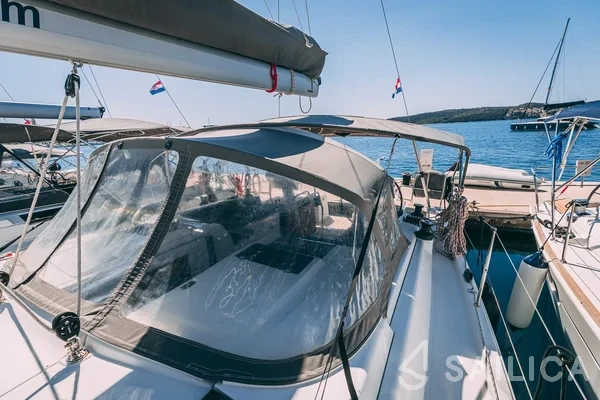 Hanse 455 - Yacht Charter Sailica