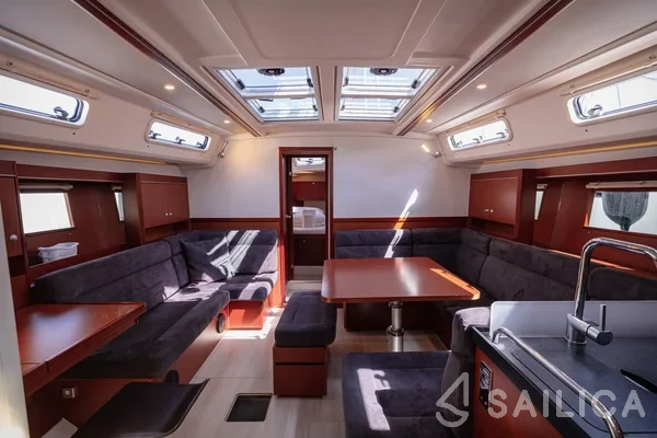 Hanse 455 - Yacht Charter Sailica