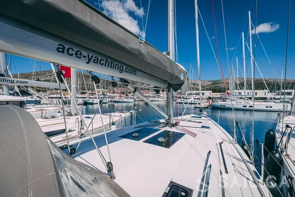 Hanse 455 - Yacht Charter Sailica