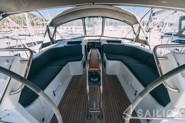 Hanse 455 - Yacht Charter Sailica