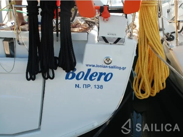 Oceanis 51.1 - Yacht Charter Sailica