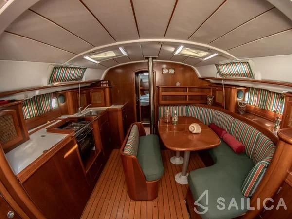 Oceanis 411 Clipper - Yacht Charter Sailica
