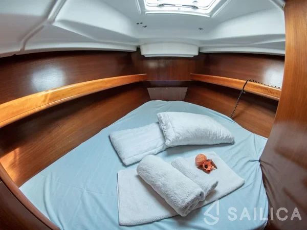 Oceanis 411 Clipper - Yacht Charter Sailica