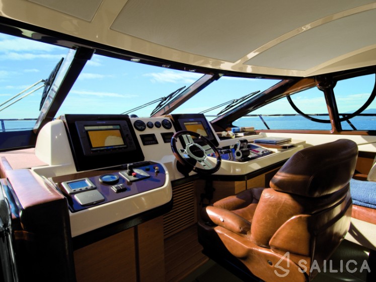 Azimut 58 - Yacht Charter Sailica