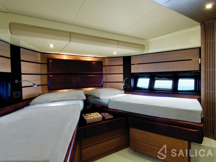 Azimut 58 - Yacht Charter Sailica