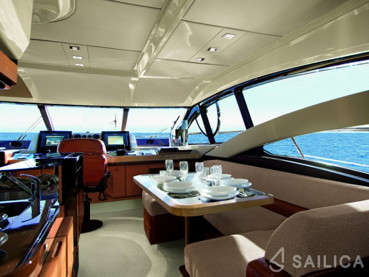 Azimut 58 - Yacht Charter Sailica