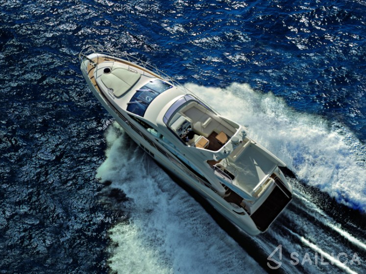 Azimut 58 - Yacht Charter Sailica