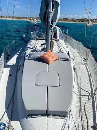 Harmony 42 - Yacht Charter Sailica