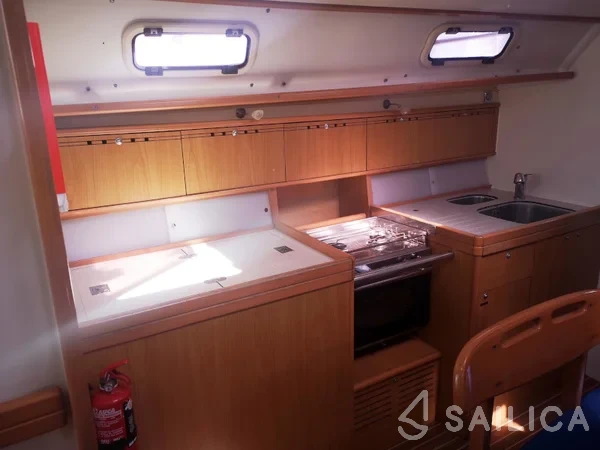 Harmony 42 - Yacht Charter Sailica