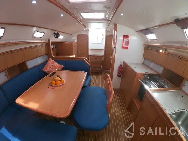 Harmony 42 - Yacht Charter Sailica