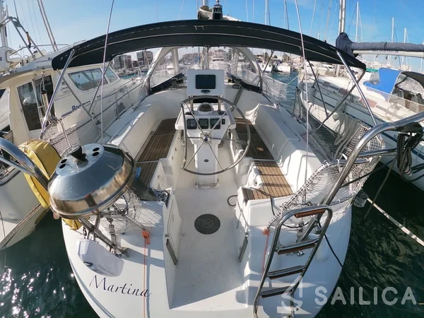 Harmony 42 - Yacht Charter Sailica
