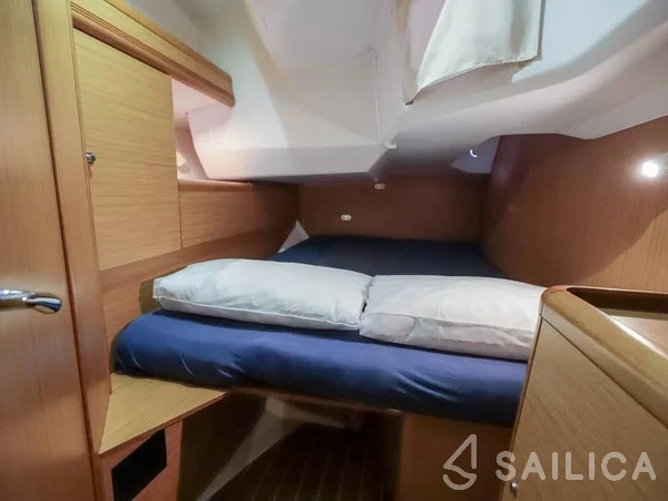 Sun Odyssey 44i - Yacht Charter Sailica