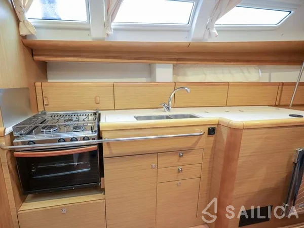 Sun Odyssey 44i - Yacht Charter Sailica