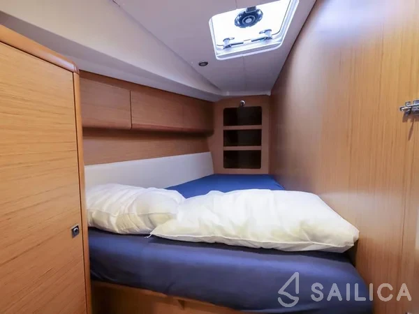 Sun Odyssey 44i - Yacht Charter Sailica