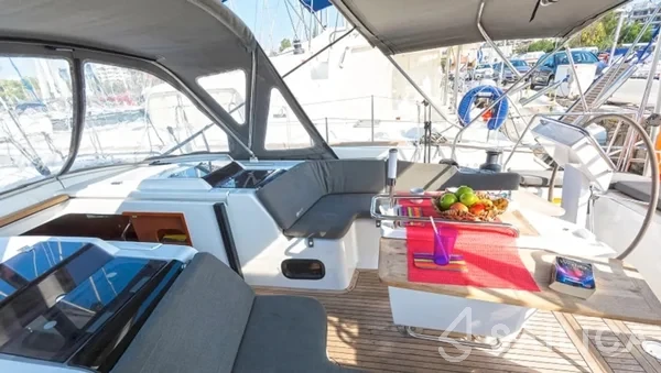 Hanse 455 - Yacht Charter Sailica