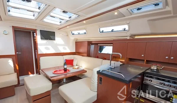 Hanse 455 - Yacht Charter Sailica