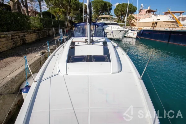 Oceanis 46.1 - Yacht Charter Sailica