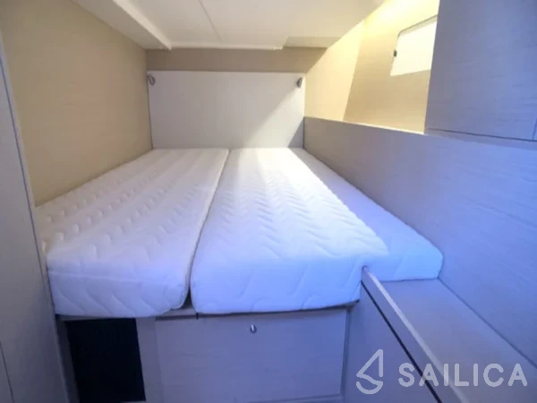 Oceanis 51.1 - Yacht Charter Sailica