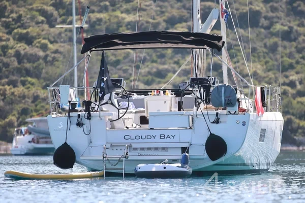 Oceanis 51.1 - Yacht Charter Sailica