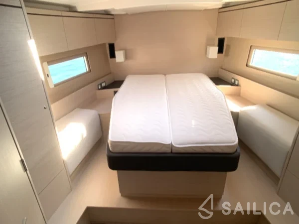 Oceanis 51.1 - Yacht Charter Sailica