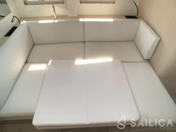 Oceanis 51.1 - Yacht Charter Sailica