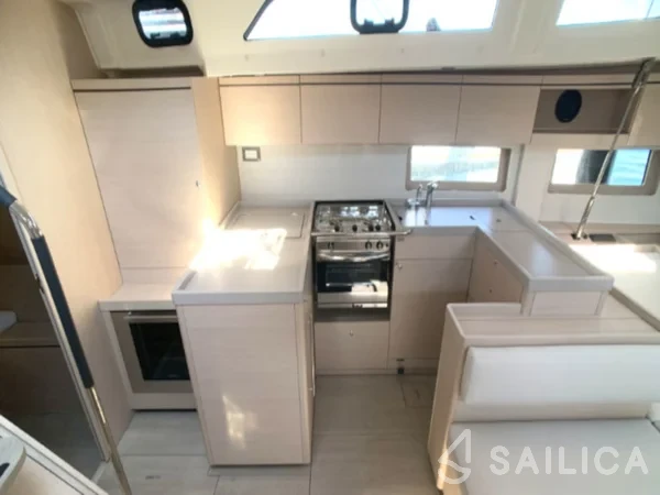 Oceanis 51.1 - Yacht Charter Sailica
