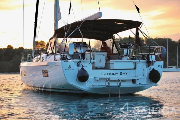 Oceanis 51.1 - Yacht Charter Sailica