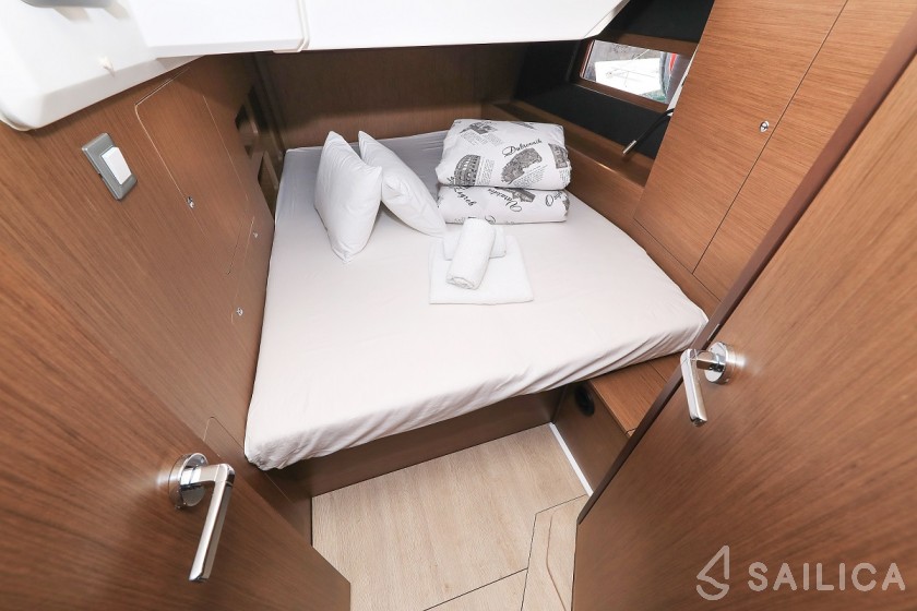 Oceanis 46.1 - Yacht Charter Sailica