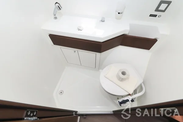 Oceanis 46.1 - Yacht Charter Sailica