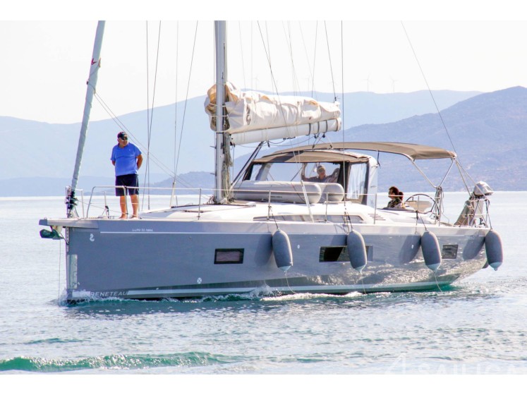 Oceanis 51.1 - Yacht Charter Sailica