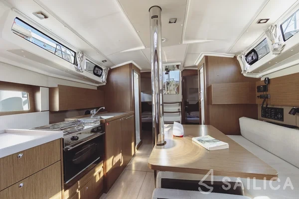Oceanis 38.1 - Yacht Charter Sailica