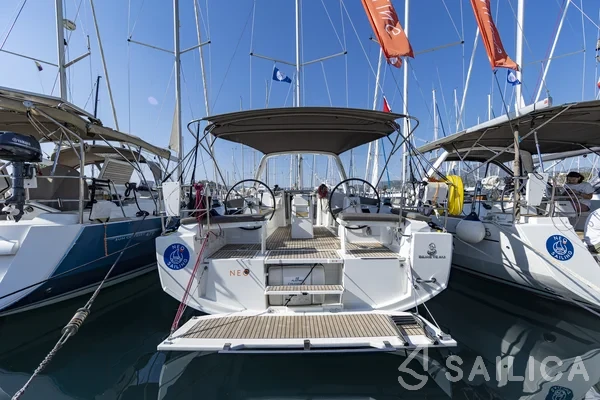 Oceanis 38.1 - Yacht Charter Sailica