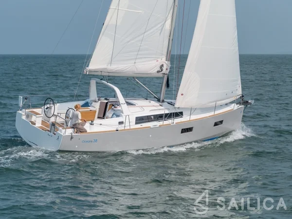 Oceanis 38.1 - Yacht Charter Sailica