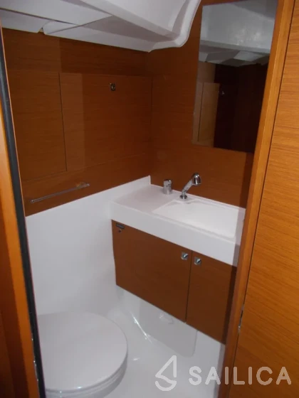 Sun Odyssey 519 - Yacht Charter Sailica