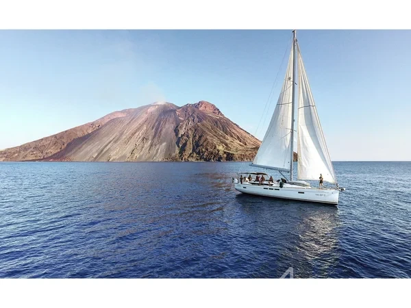 Sun Odyssey 519 - Yacht Charter Sailica