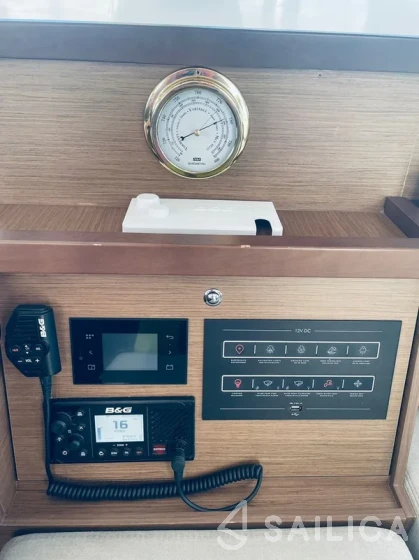 Lagoon 40 - Yacht Charter Sailica