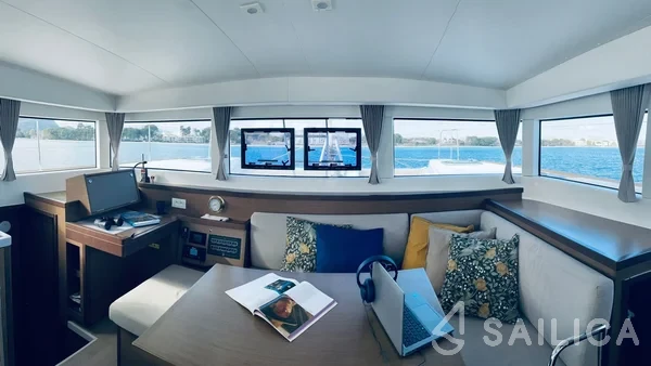 Lagoon 40 - Yacht Charter Sailica